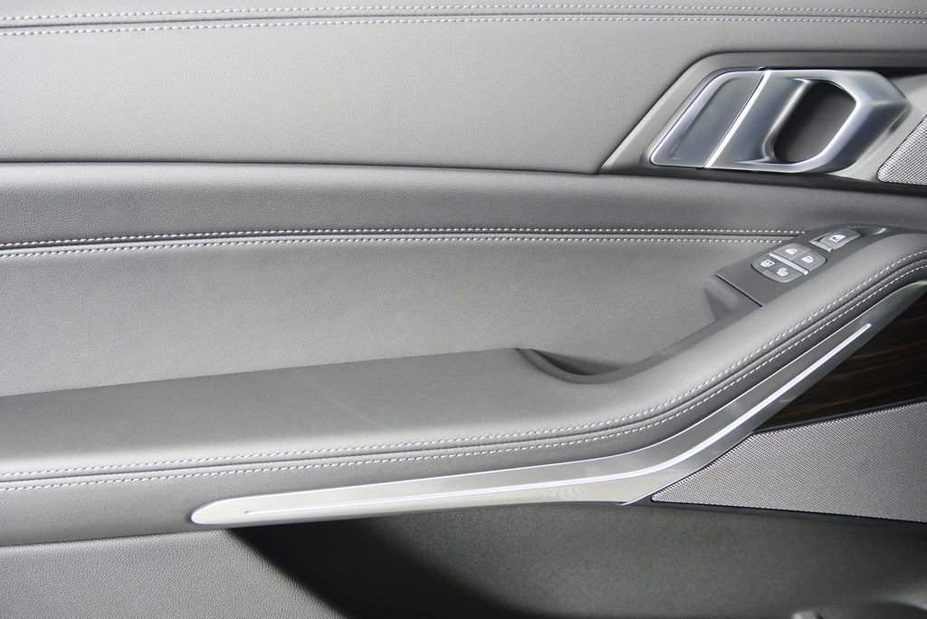 Used 2026 BMW X7 M60i image 14