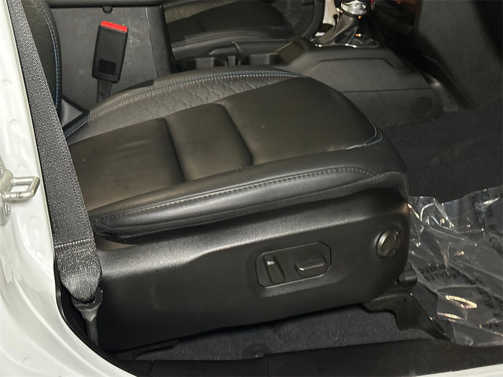 Used 2024 Jeep Wrangler High Altitude image 11