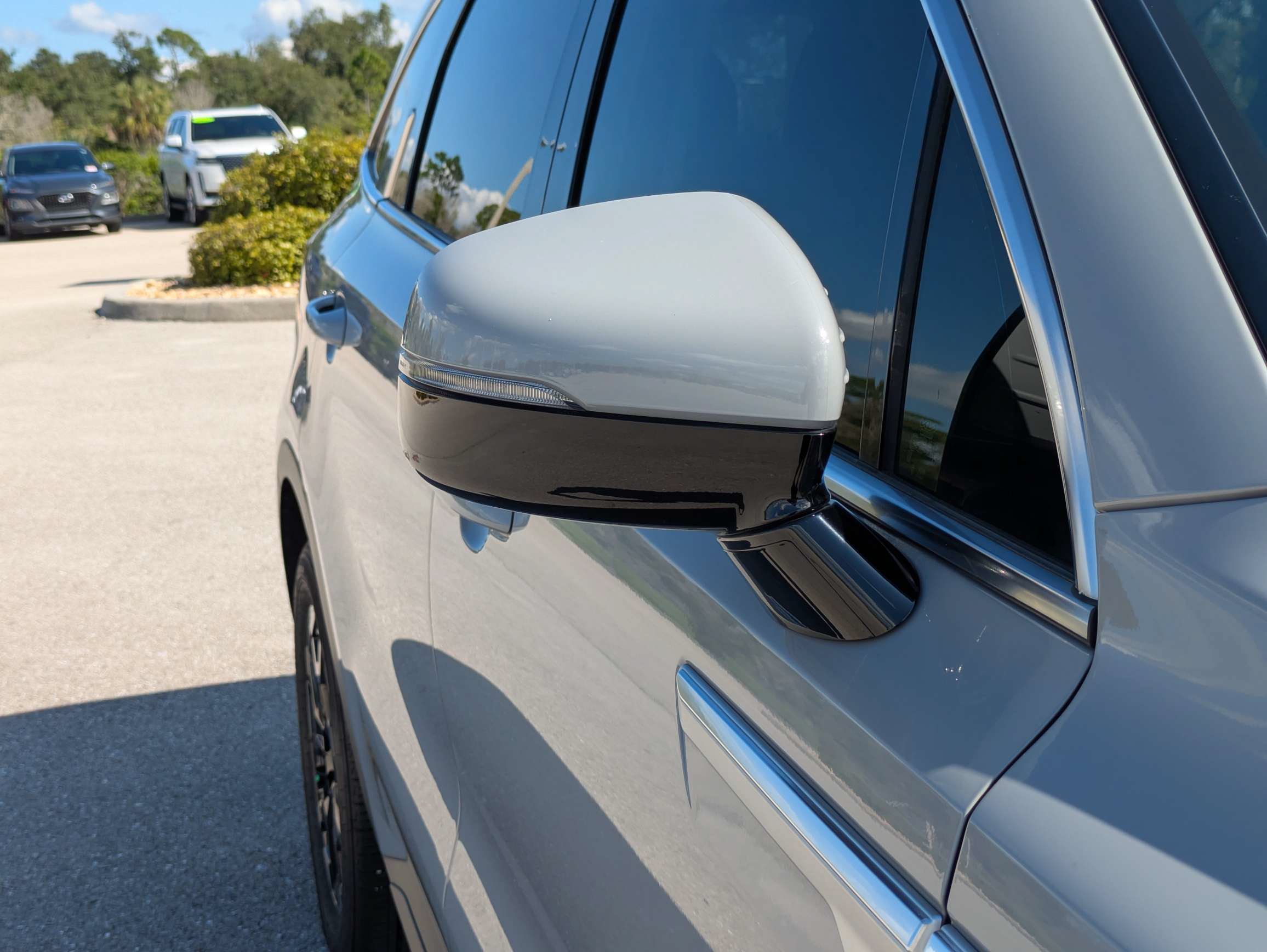 Used 2025 Kia Sorento S FWD image 12