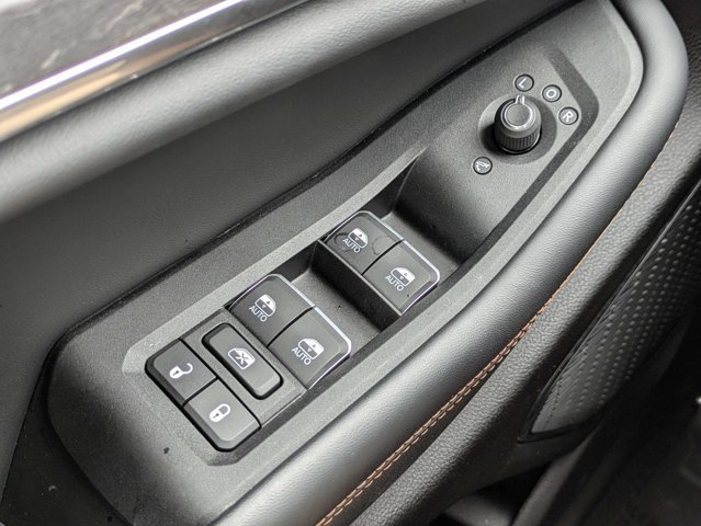 Certified 2025 Jeep Grand Cherokee L Overland AWD/4WD image 26