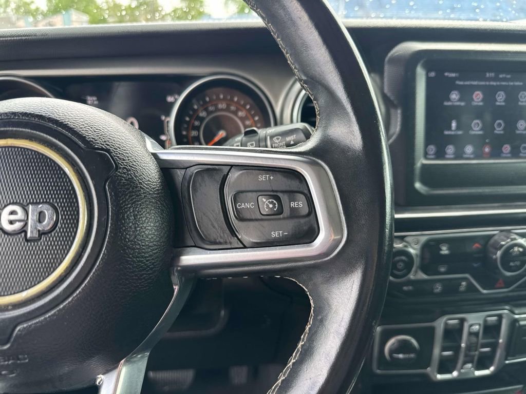 Used 2019 Jeep Wrangler Unlimited Sahara image 25