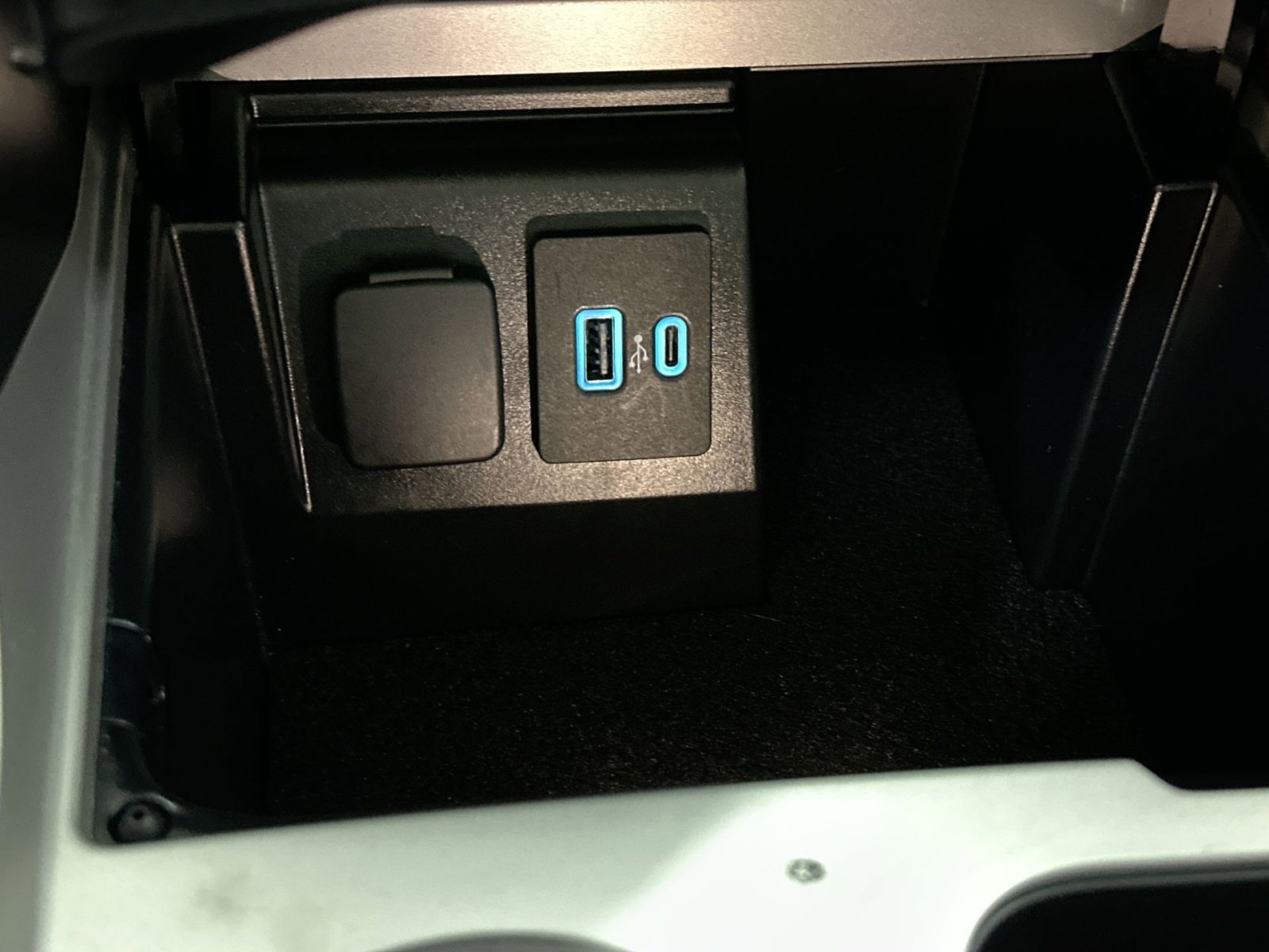 Used 2022 Ford Explorer Timberline image 25