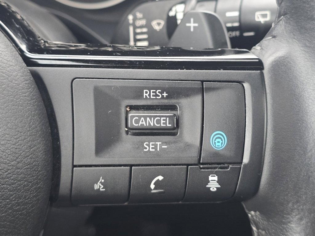 Used 2023 Nissan Rogue SV w/ SV Premium B Package image 33