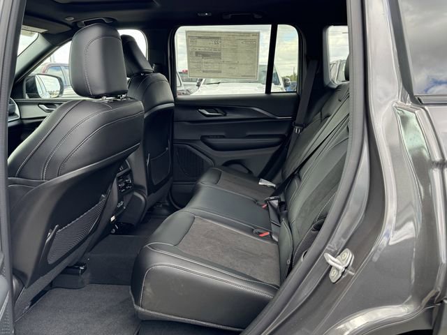 New 2025 Jeep Grand Cherokee Altitude w/ MOPAR Finishing Package image 21