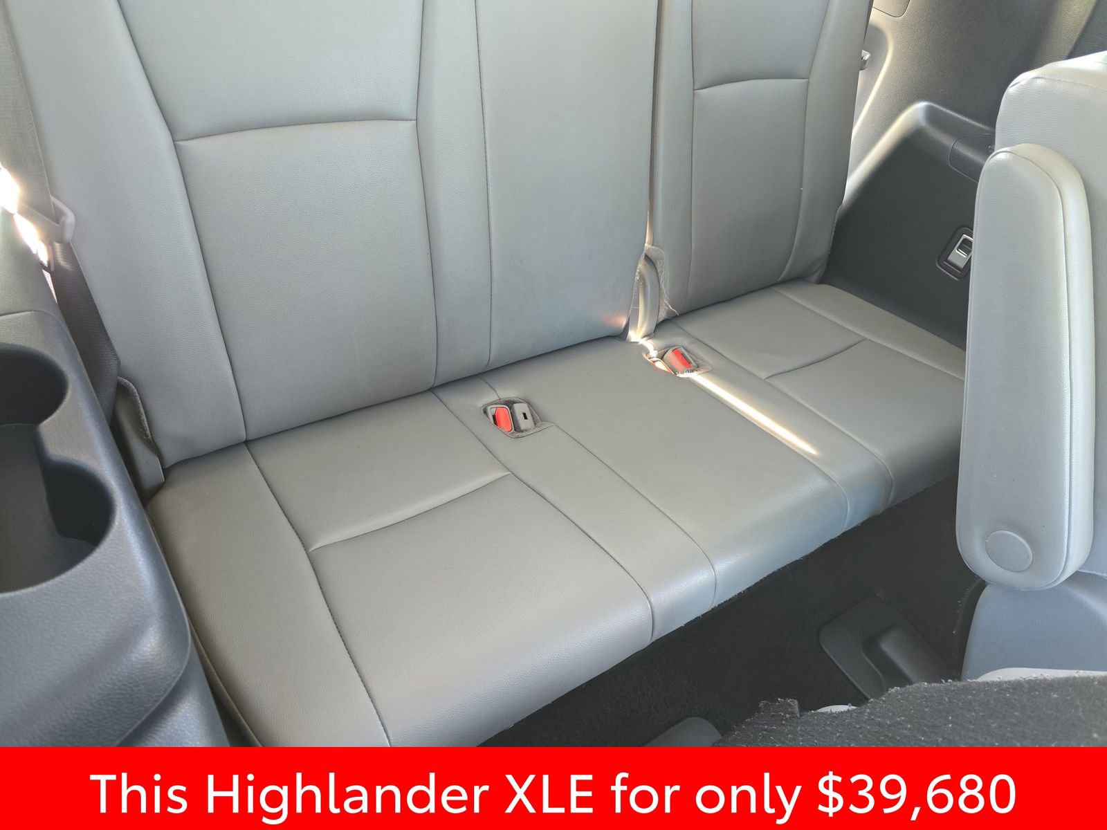 Used 2024 Toyota Highlander XLE image 18