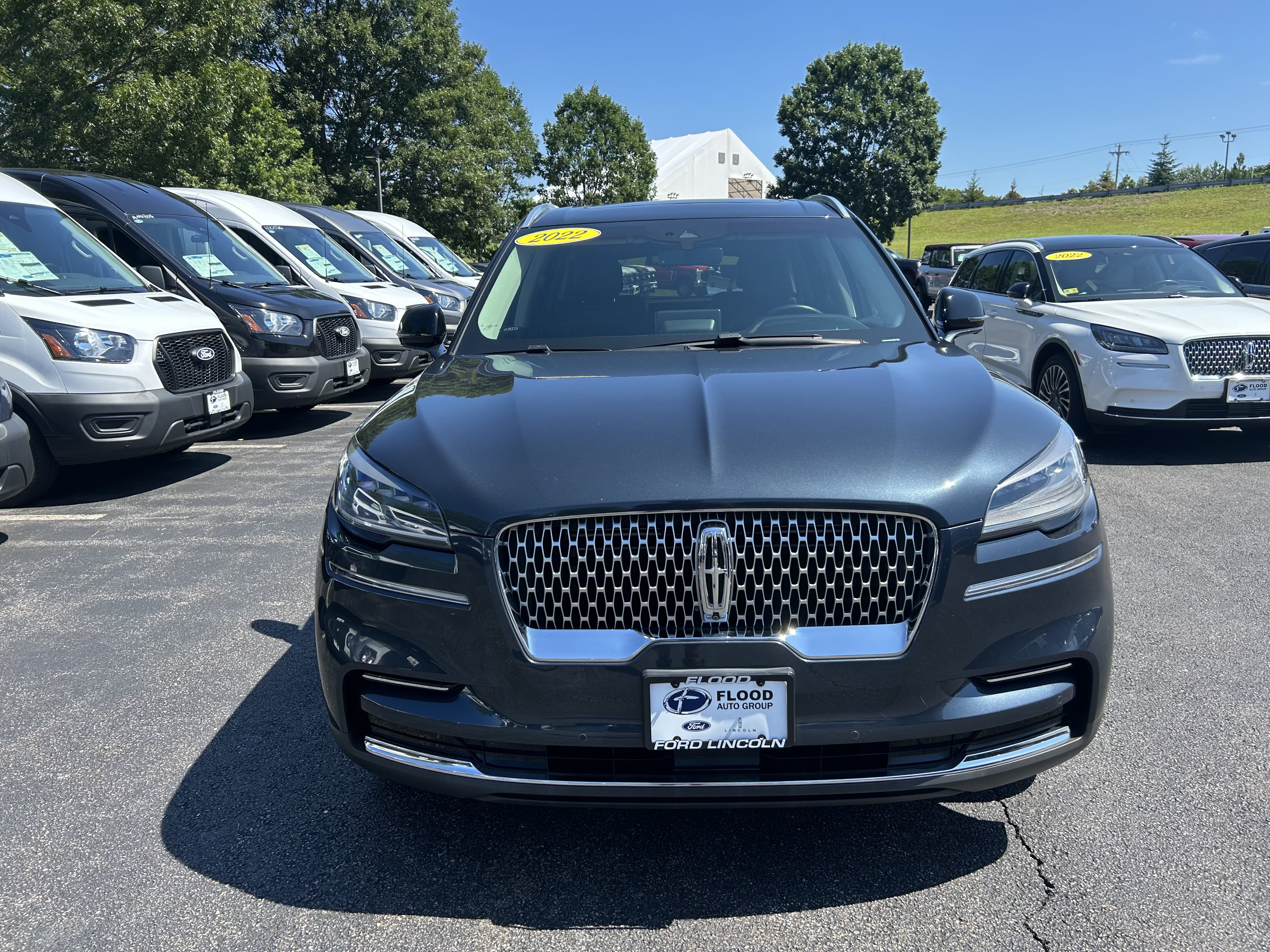 Used 2022 Lincoln Aviator Reserve w/ Elements Package Plus AWD/4WD image 2