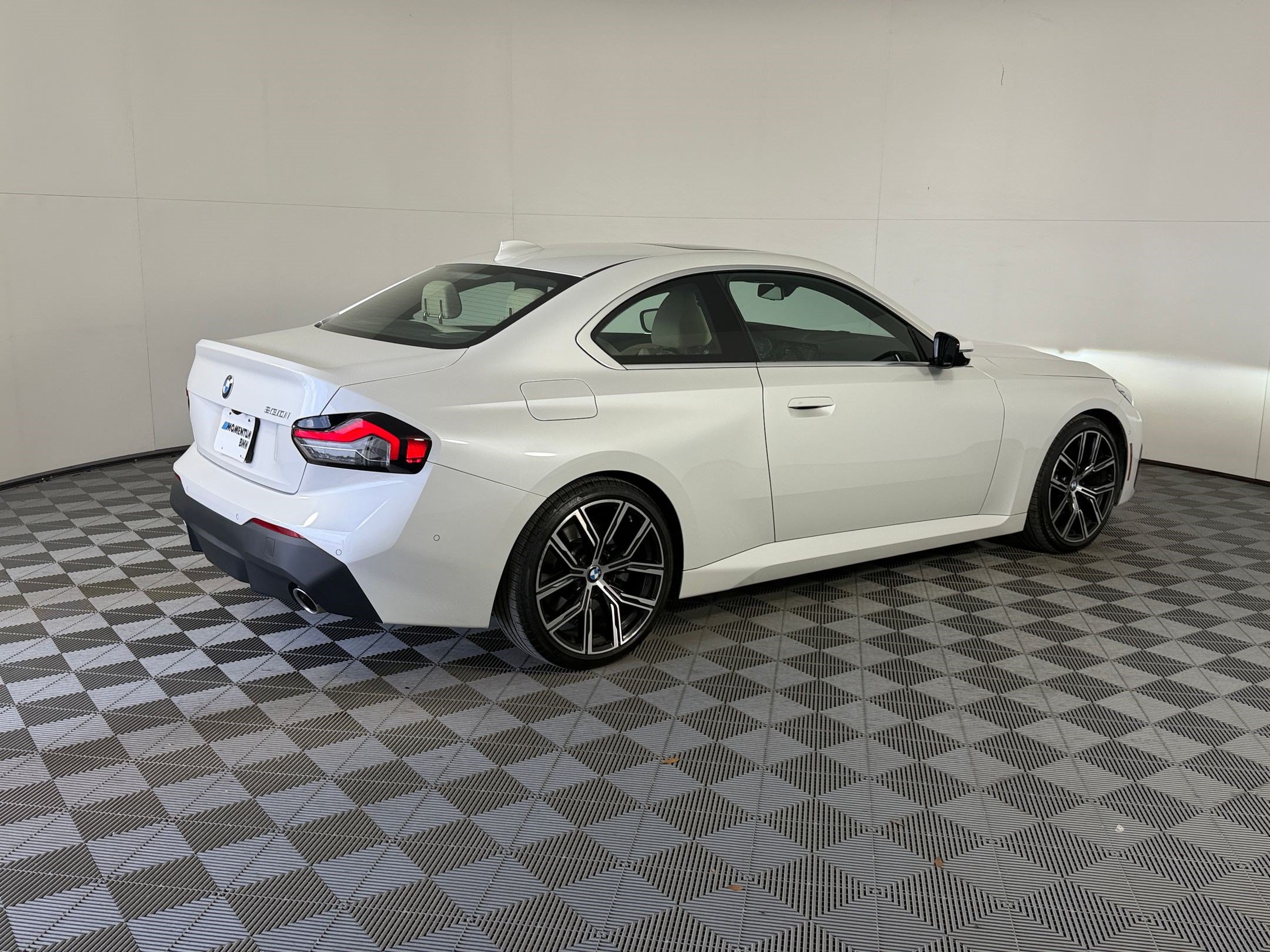 Used 2022 BMW 230i Coupe w/ Premium Package 2 RWD image 9