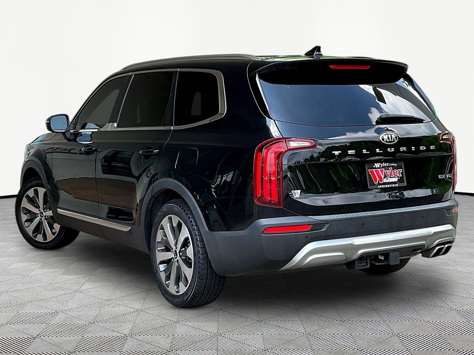 Used 2020 Kia Telluride EX w/ EX Premium Package FWD image 4
