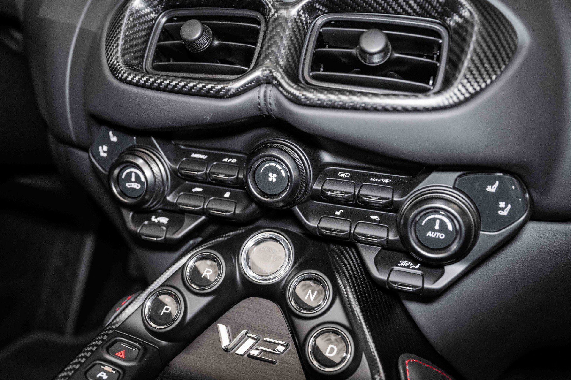 Used 2023 Aston Martin V12 Vantage Roadster image 24