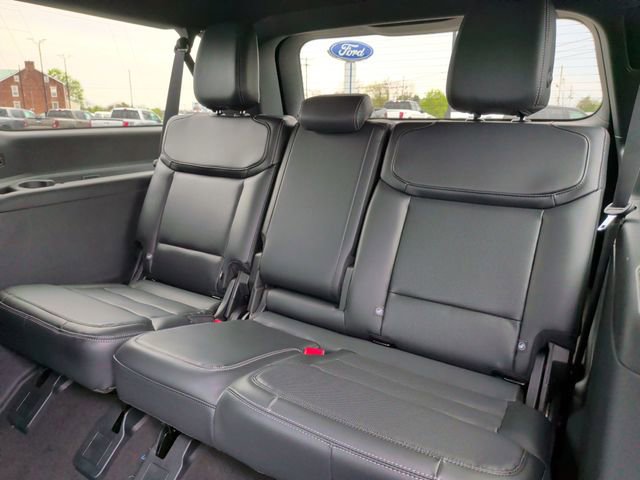 New 2026 Ford Expedition Max Platinum image 18