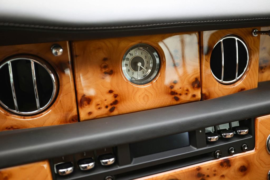 Used 2010 Rolls-Royce Phantom Drophead Coupe image 43