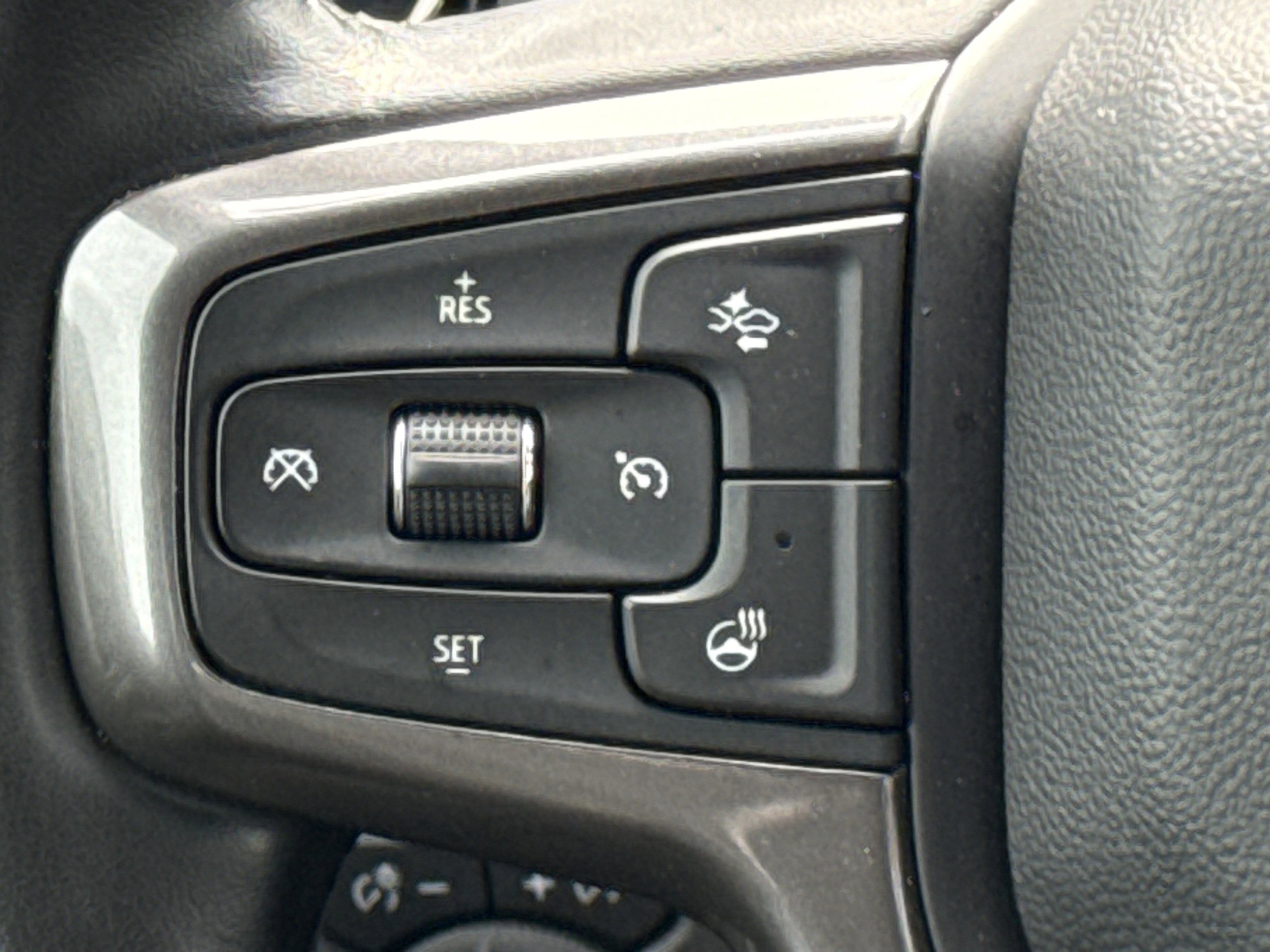 Used 2024 Chevrolet Silverado 1500 ZR2 w/ Technology Package image 19