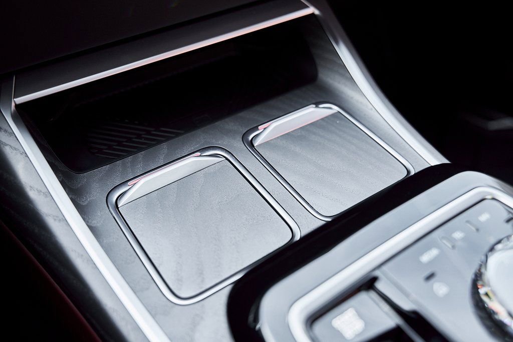 Used 2025 BMW 760i xDrive w/ Premium Package image 72