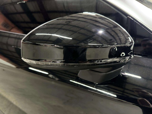 Used 2017 Audi R8 V10 w/ Carbon Exterior Package image 13