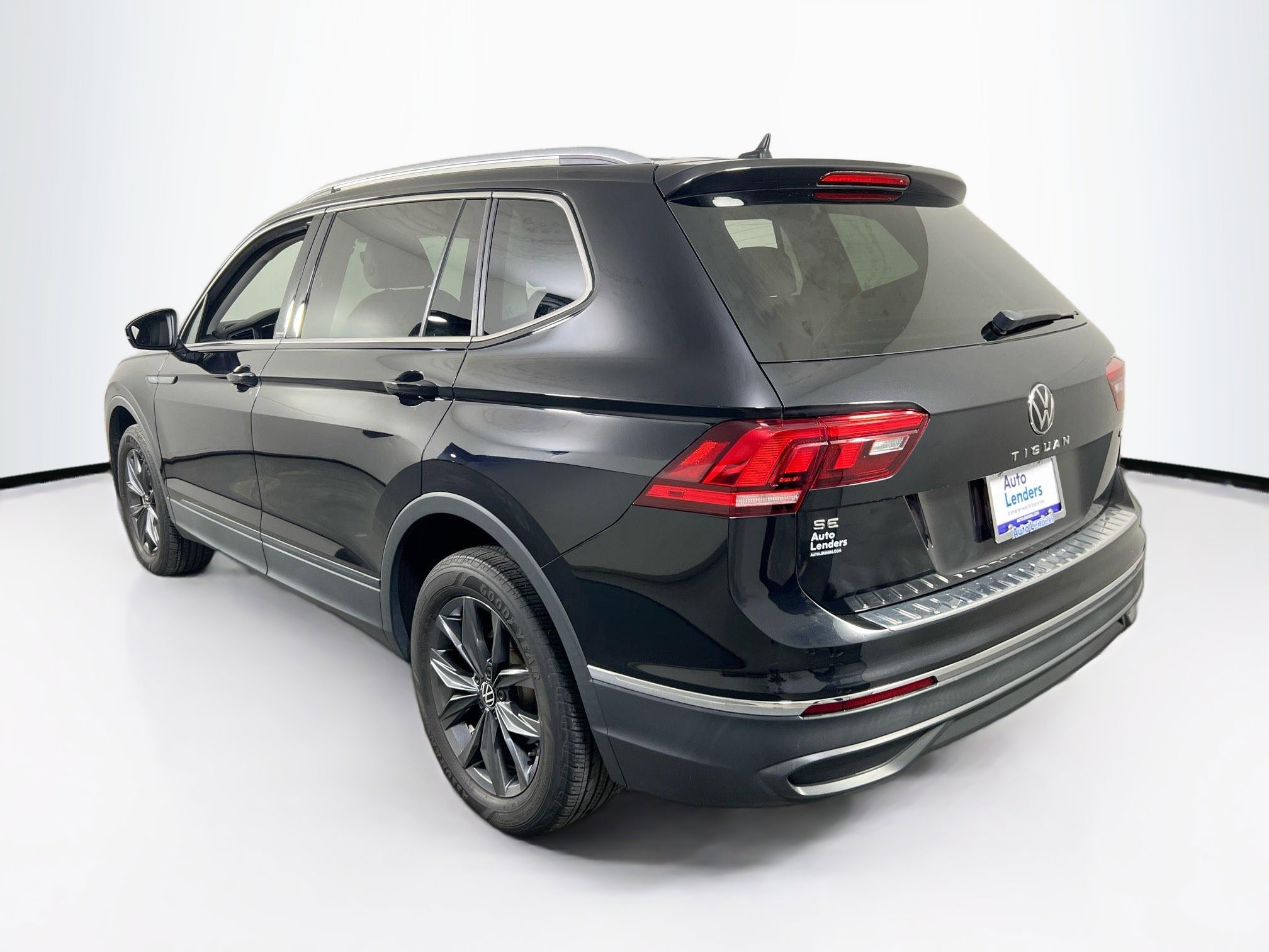 Used 2022 Volkswagen Tiguan SE AWD/4WD image 7