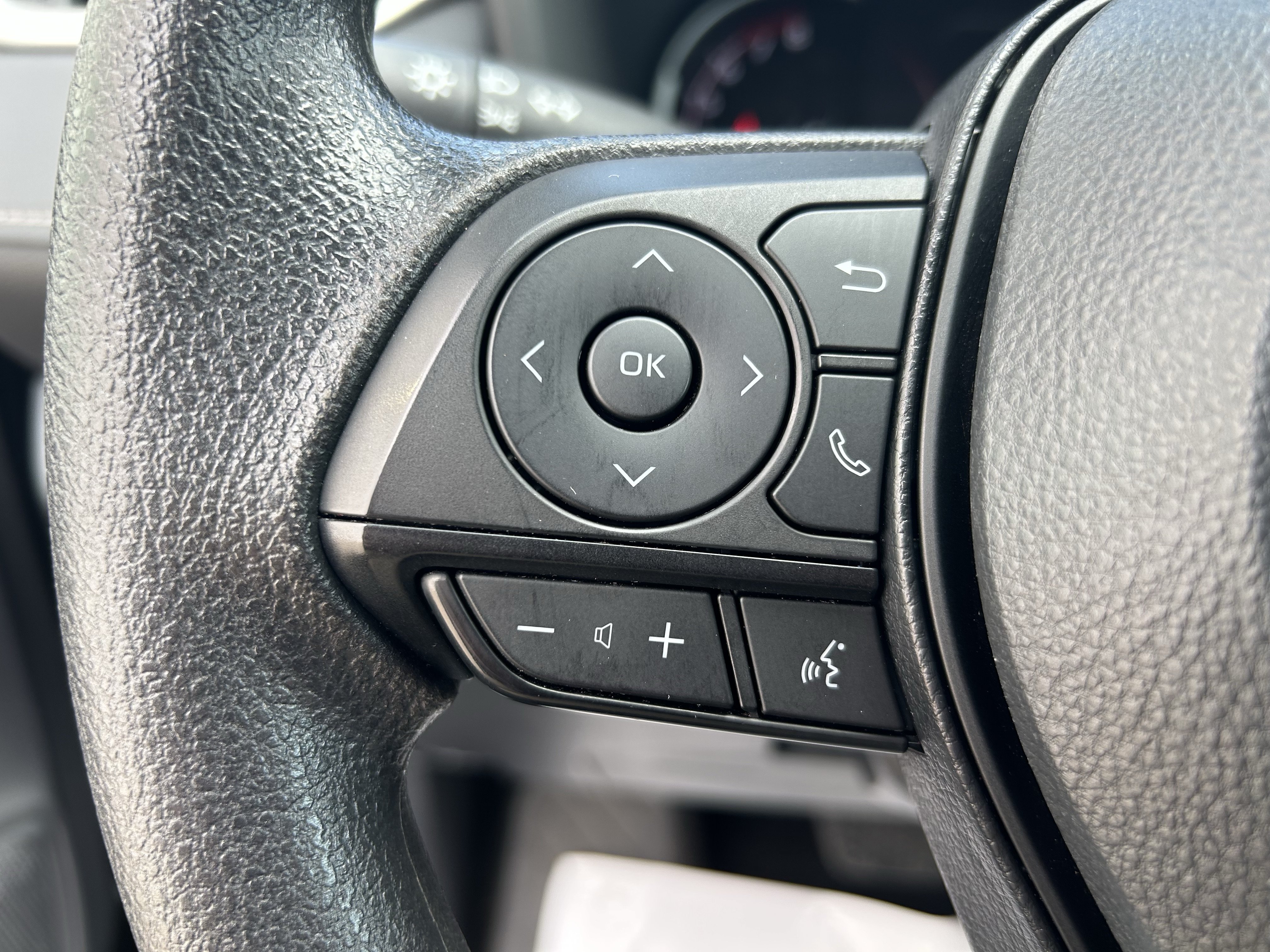 Certified 2025 Toyota RAV4 XLE FWD image 23