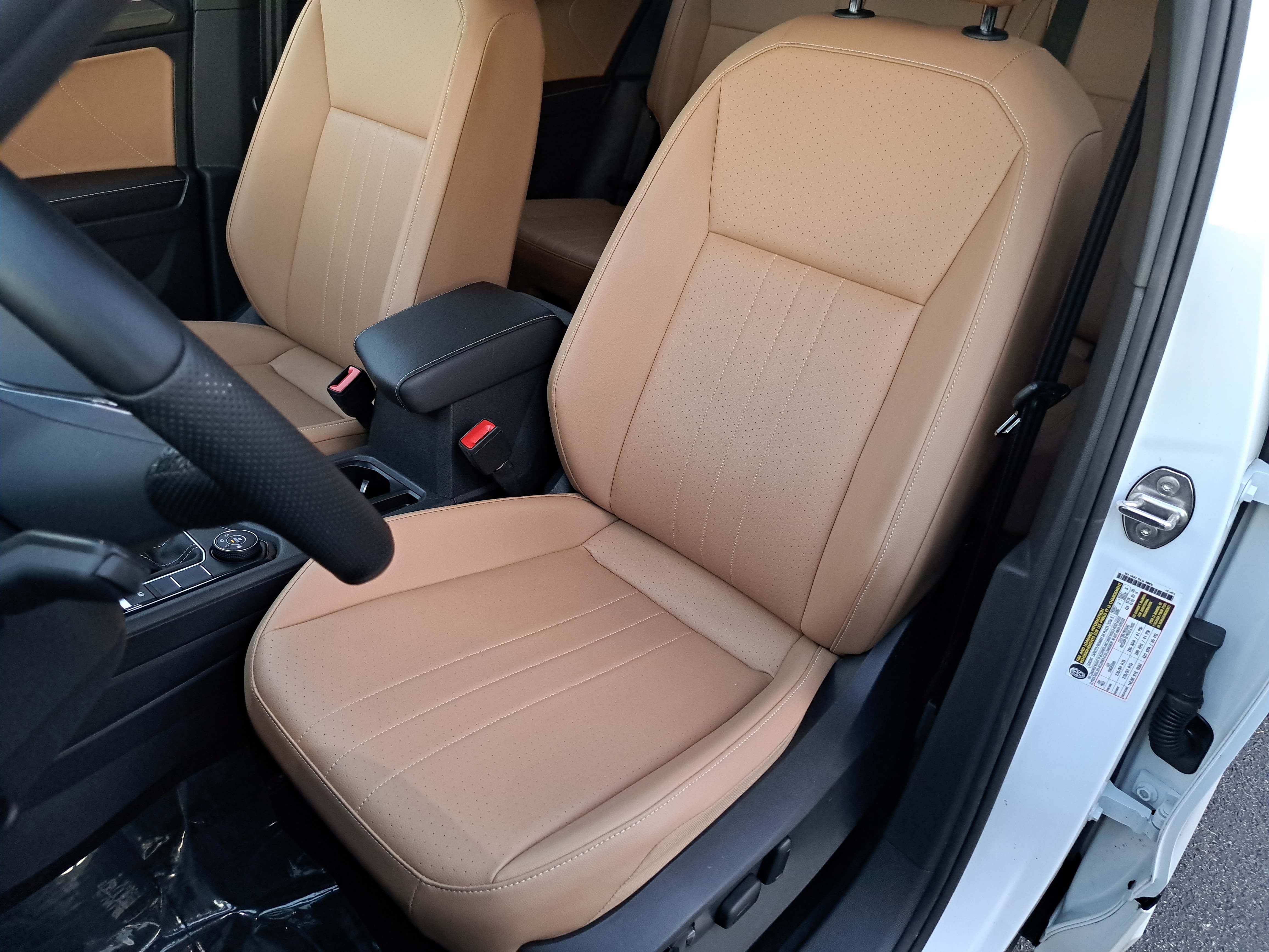 Certified 2022 Volkswagen Tiguan SE R-Line AWD/4WD image 16