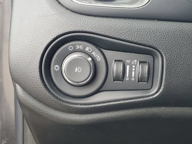 Used 2020 Jeep Renegade Limited AWD/4WD image 15