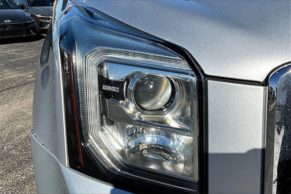 Used 2020 GMC Yukon SLT image 30