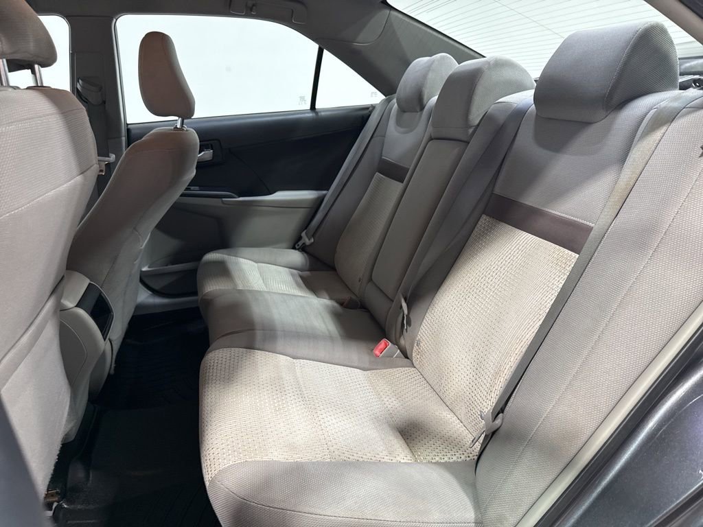 Used 2014 Toyota Camry LE FWD image 27