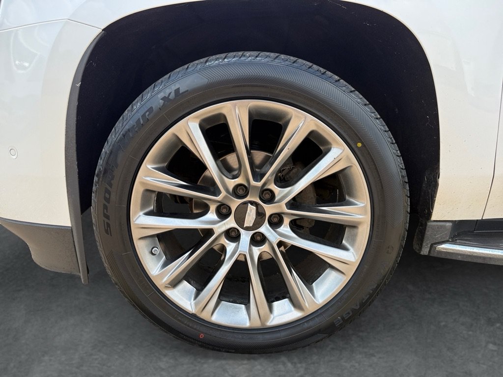 Used 2019 Cadillac Escalade ESV Luxury AWD/4WD image 33