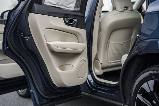New 2026 Volvo XC60 B5 Ultra w/ Protection Package Premier image 36