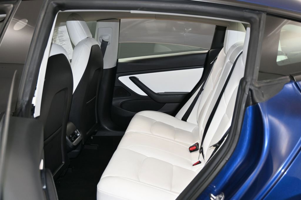 Used 2021 Tesla Model 3 Standard Range Plus image 39