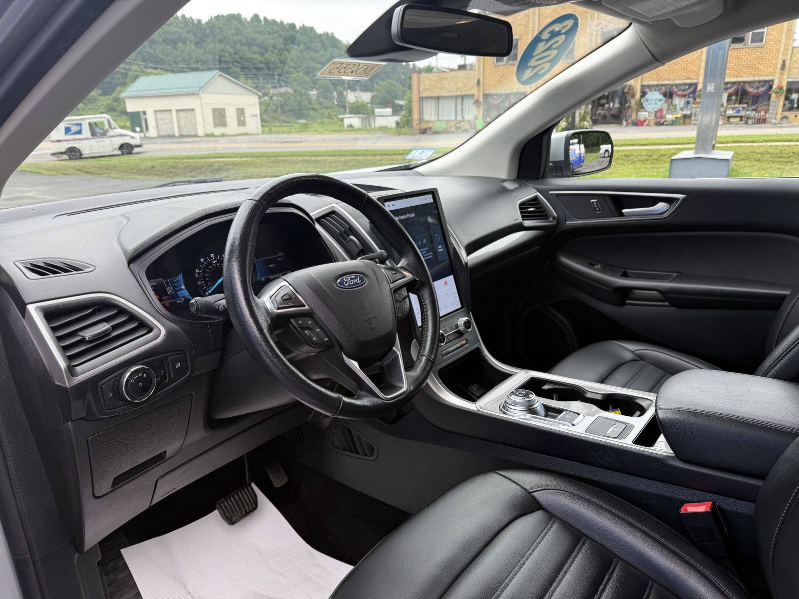 Used 2023 Ford Edge SEL AWD/4WD image 8