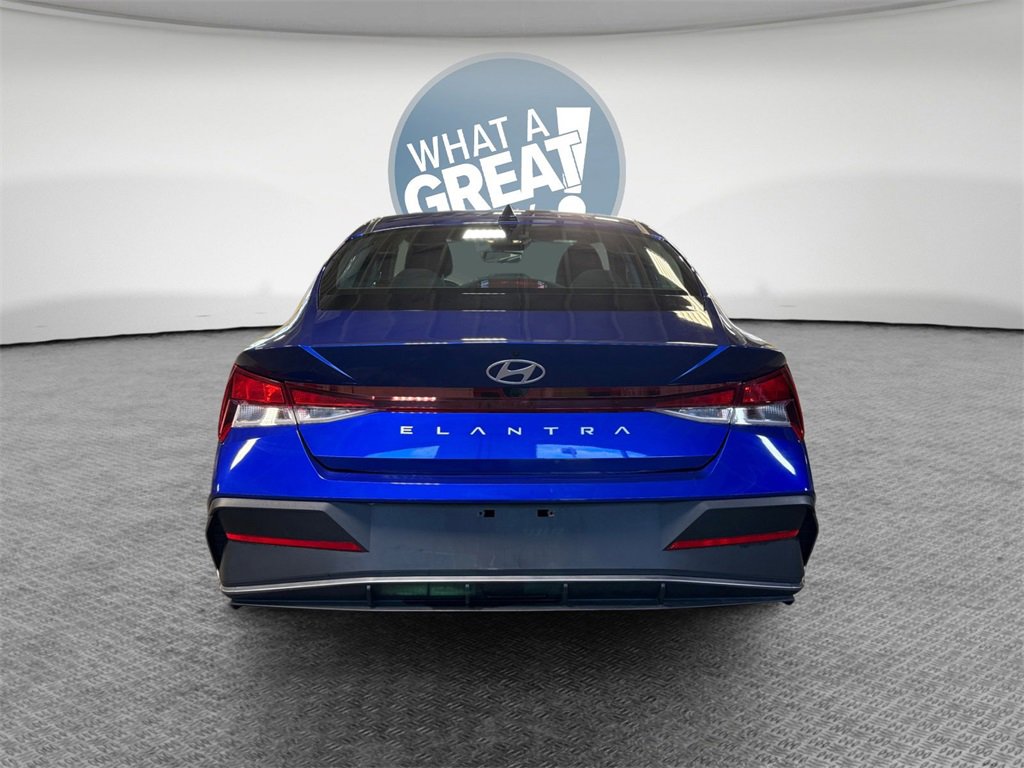 Used 2024 Hyundai Elantra SEL image 5