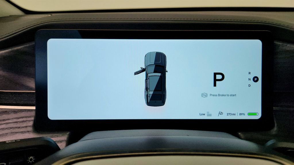 Used 2023 Rivian R1S Adventure AWD/4WD image 14