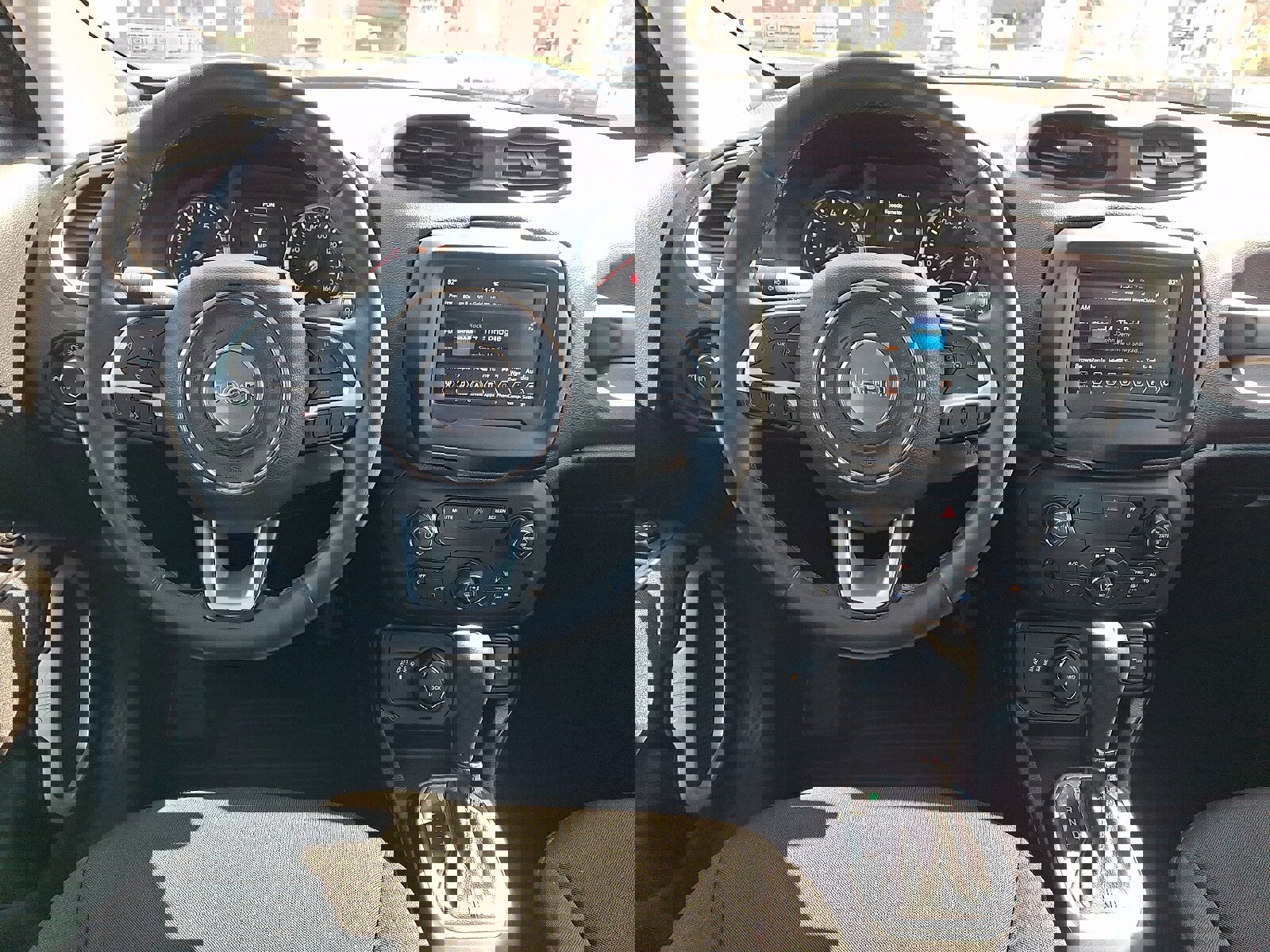 Used 2020 Jeep Renegade Latitude image 11