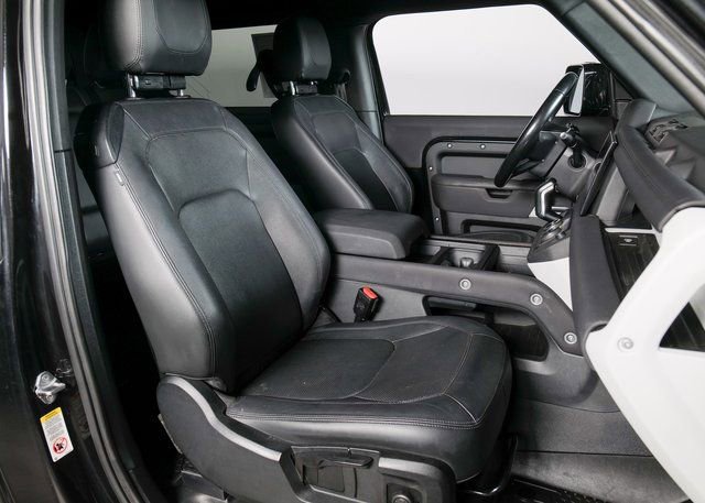 Used 2023 Land Rover Defender 90 S image 3