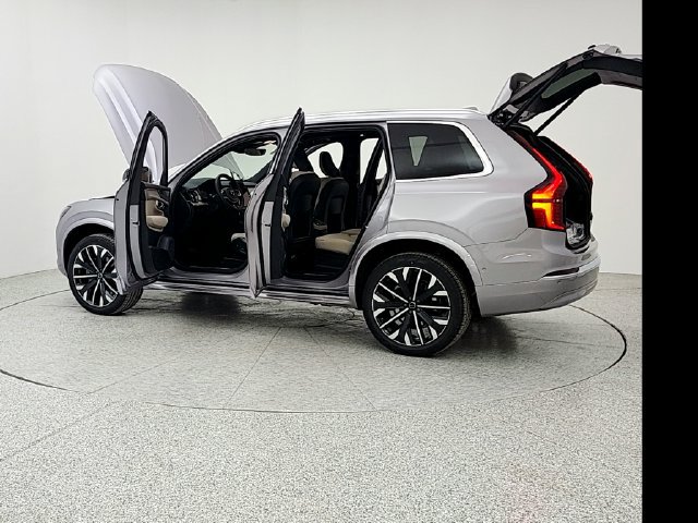 New 2026 Volvo XC90 B6 Plus w/ Protection Package AWD/4WD image 12