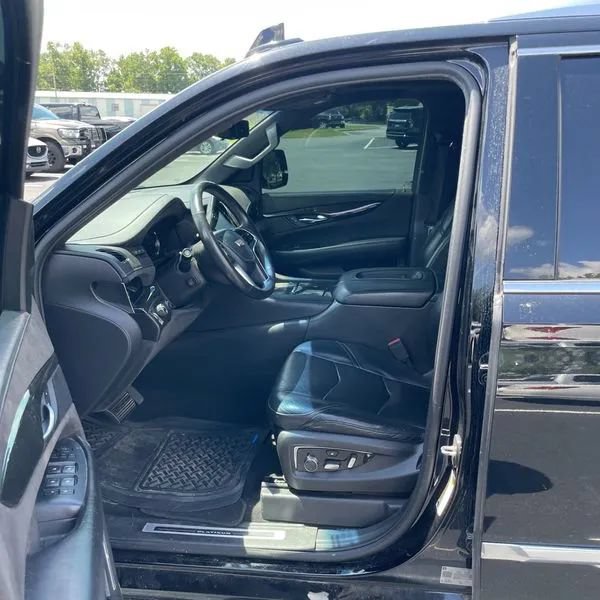 Used 2017 Cadillac Escalade ESV Platinum AWD/4WD image 22