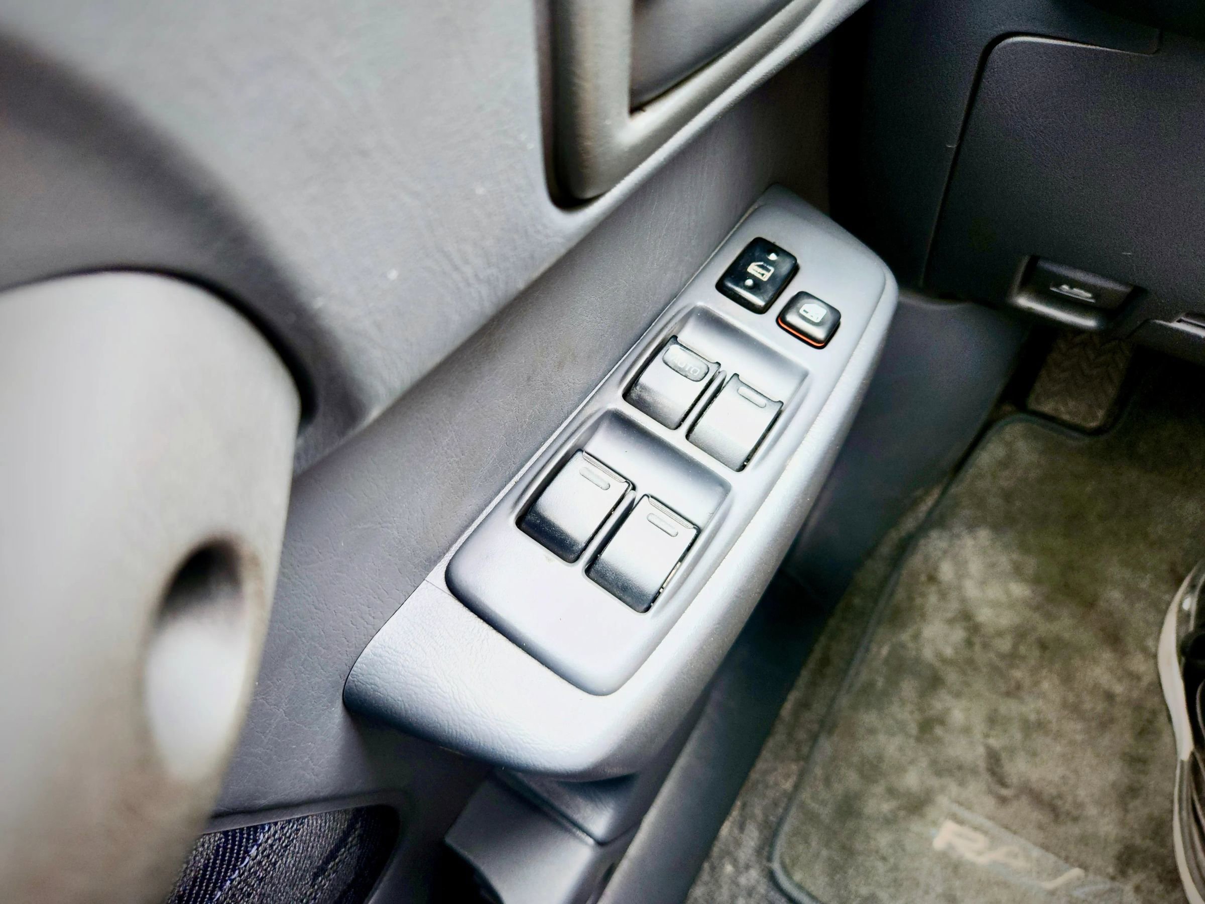 Used 1997 Toyota RAV4 4WD 4-Door image 45