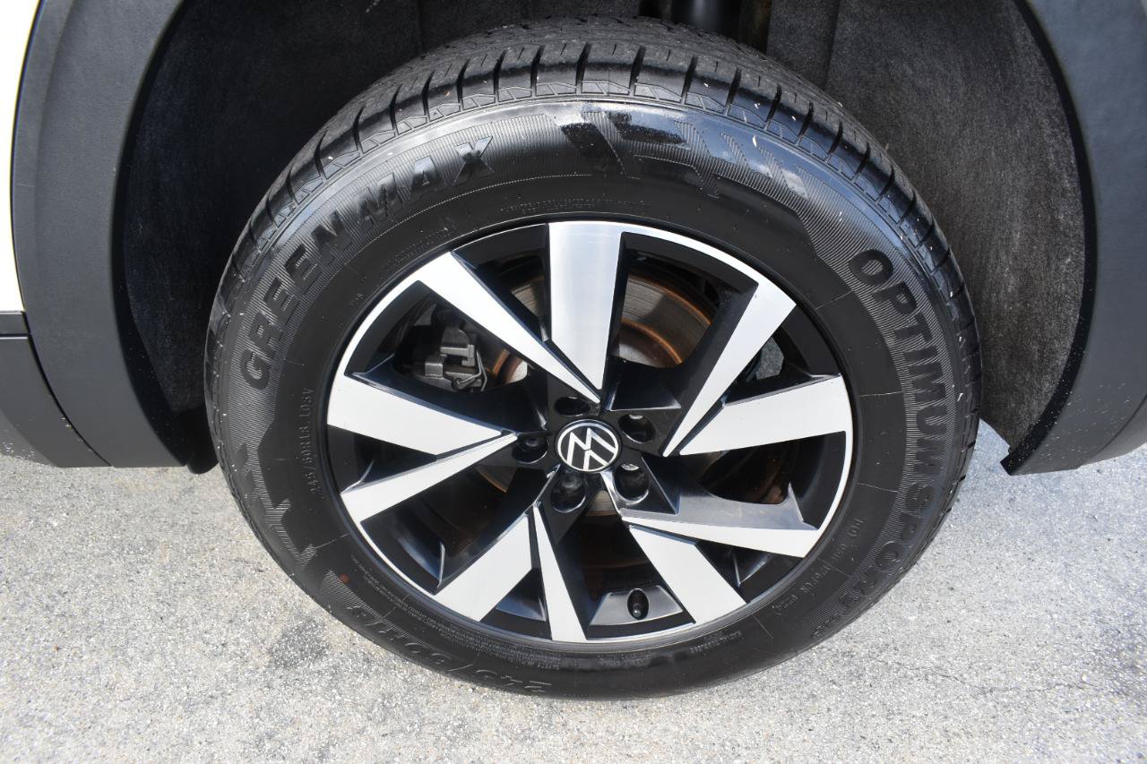 Used 2020 Volkswagen Atlas Cross Sport SE FWD image 32