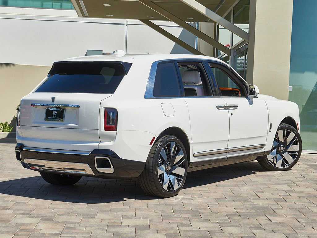 Certified 2025 Rolls-Royce Cullinan image 2
