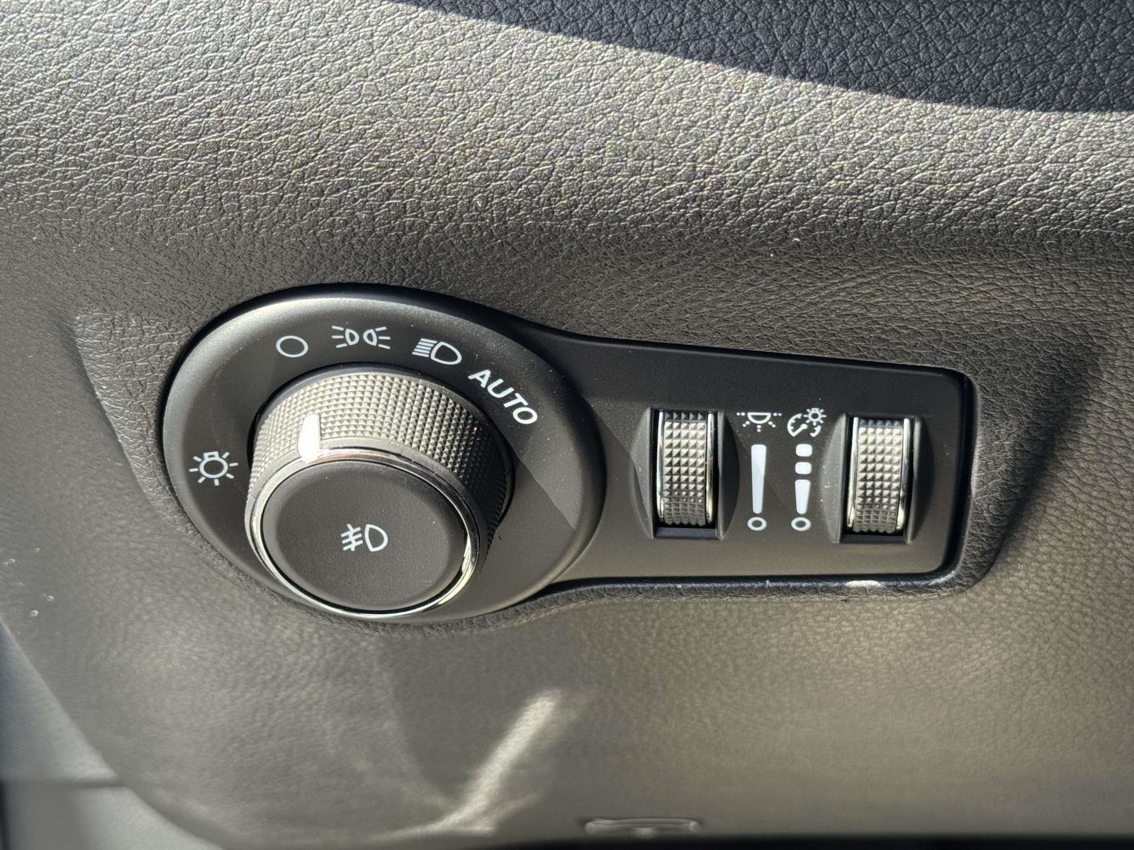 New 2026 Jeep Compass Latitude AWD/4WD image 8