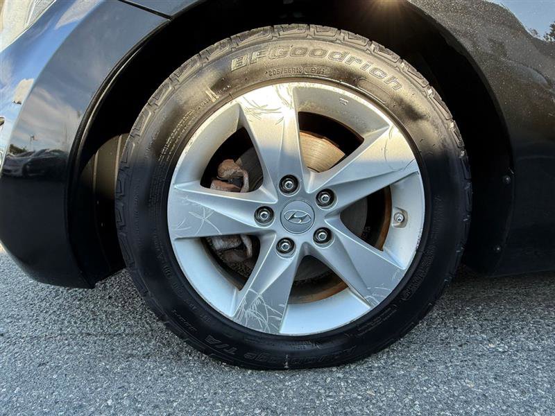 Used 2013 Hyundai Elantra GLS FWD image 13