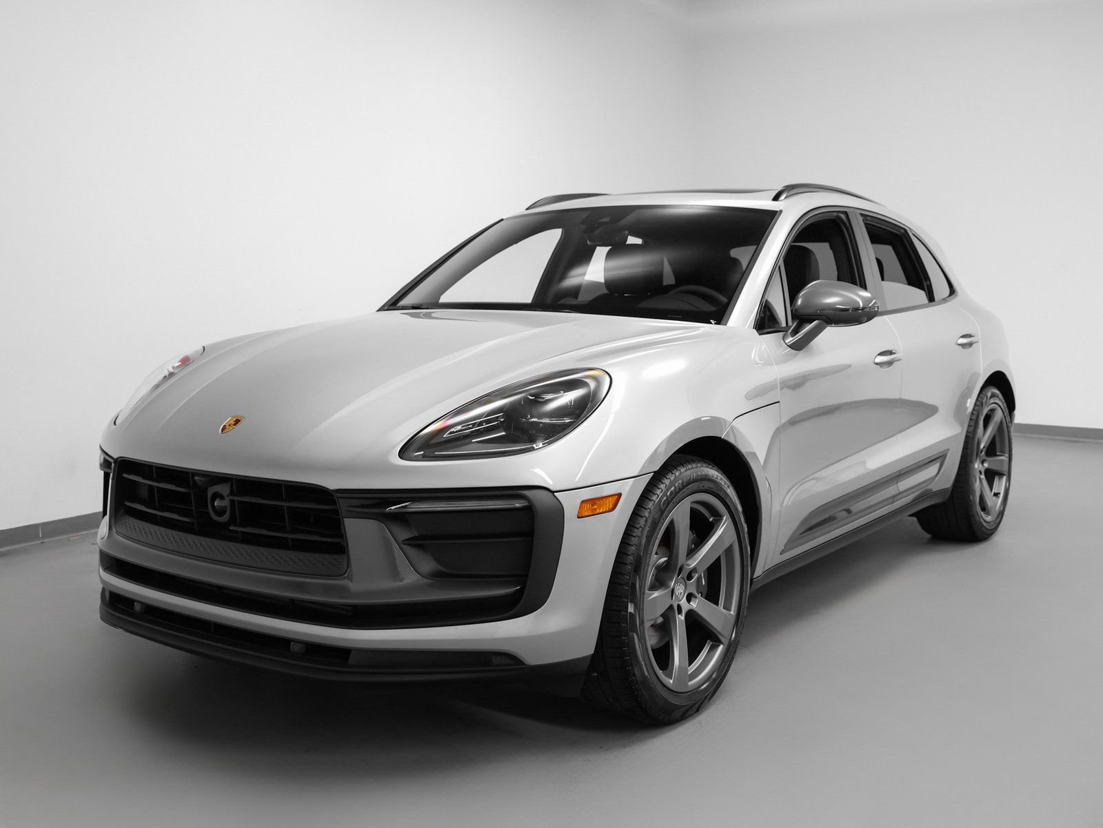 New 2025 Porsche Macan Turbo image 6