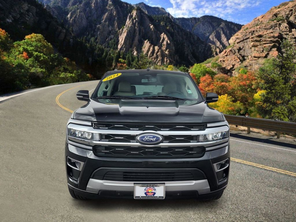 Used 2024 Ford Expedition Limited AWD/4WD image 6