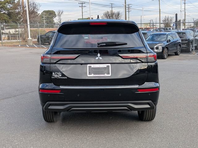 New 2026 Mitsubishi Outlander ES image 4