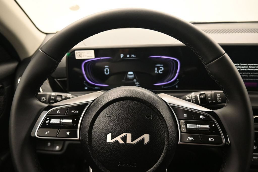 New 2026 Kia Seltos S FWD image 24