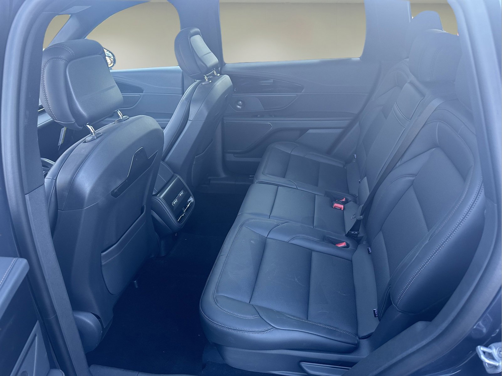 Used 2024 Lincoln Nautilus Premier w/ Equipment Group 102A image 9