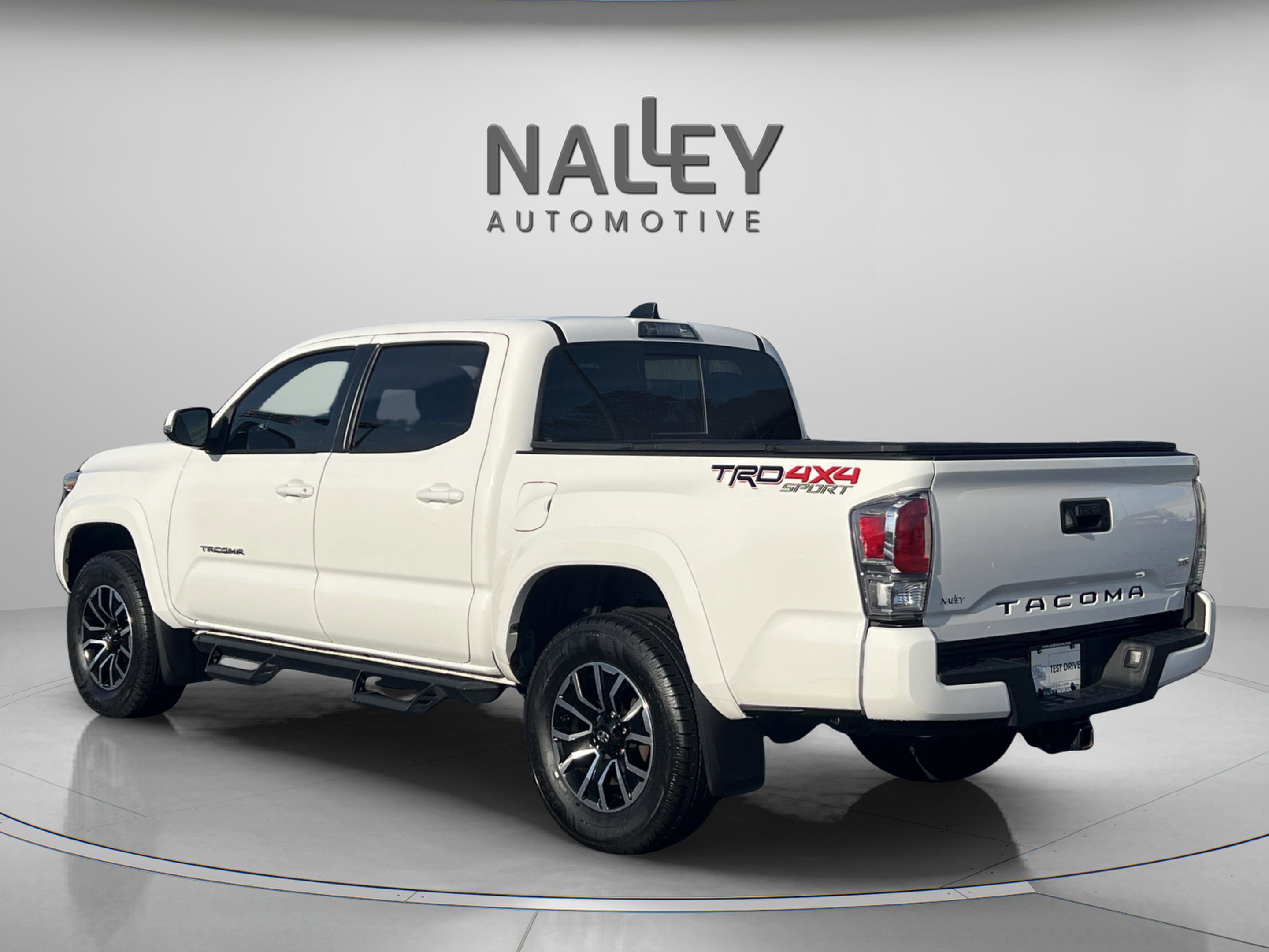 Used 2022 Toyota Tacoma SR image 3
