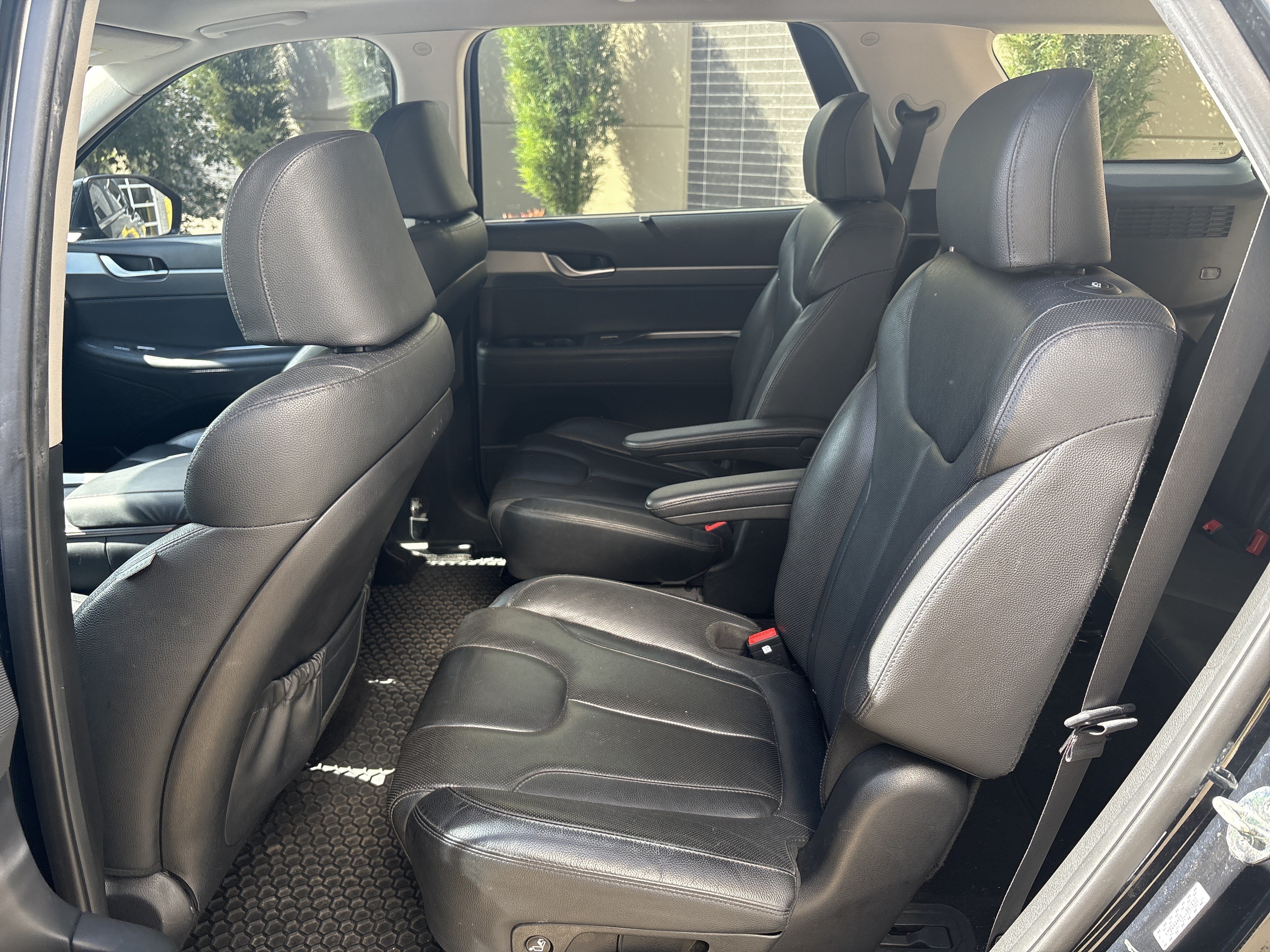 Used 2020 Hyundai Palisade SEL w/ Premium Package FWD image 16