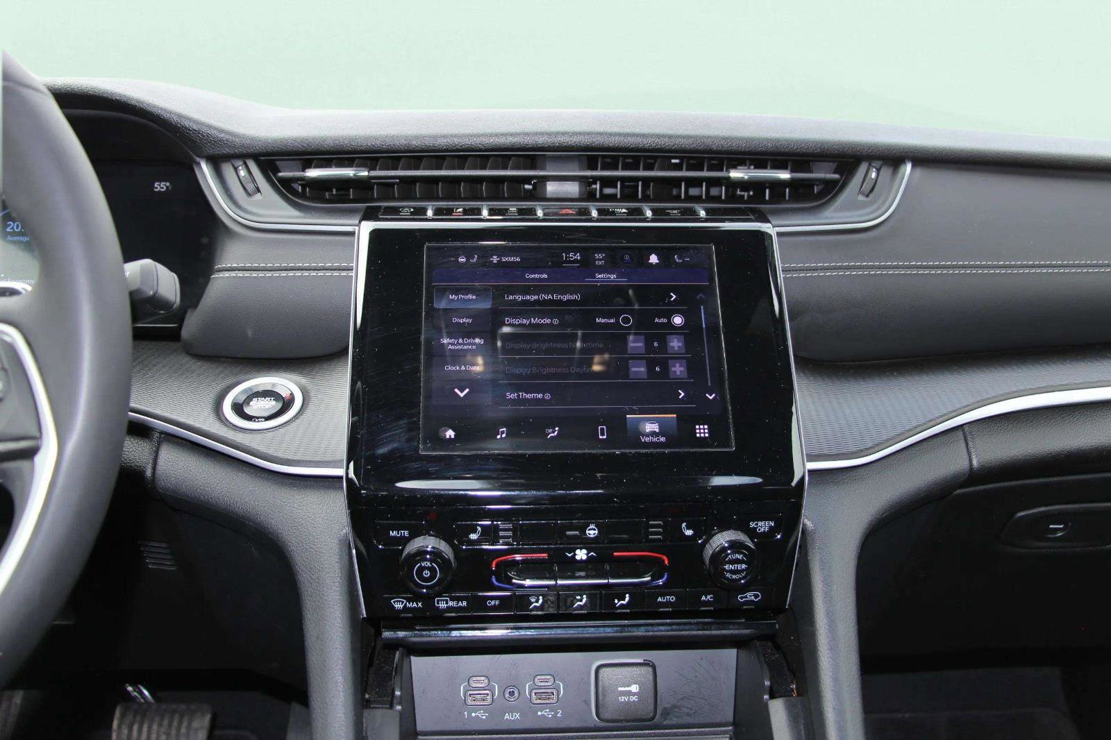 Used 2025 Jeep Grand Cherokee Altitude image 17