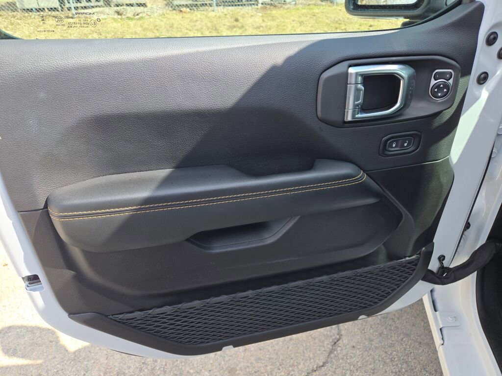 Used 2025 Jeep Wrangler Unlimited Sahara w/ Safety Group image 18