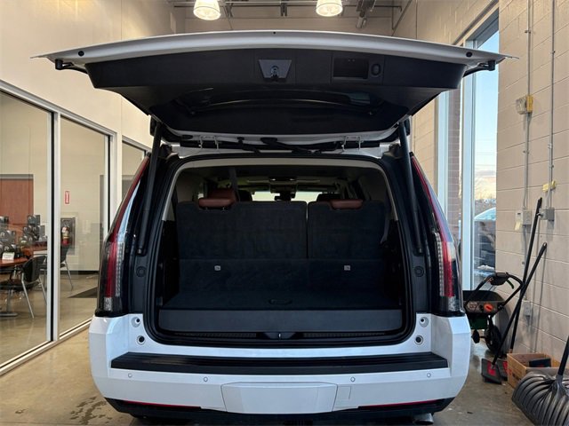 Used 2019 Cadillac Escalade Premium Luxury image 15