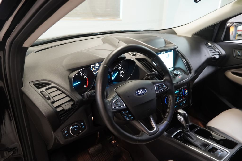 Used 2019 Ford Escape SEL AWD/4WD image 6